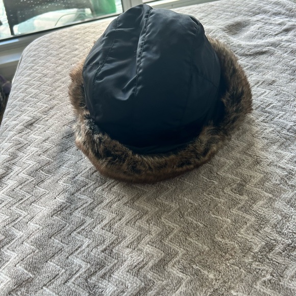 Simon’s woman trapper hat - Picture 2 of 6